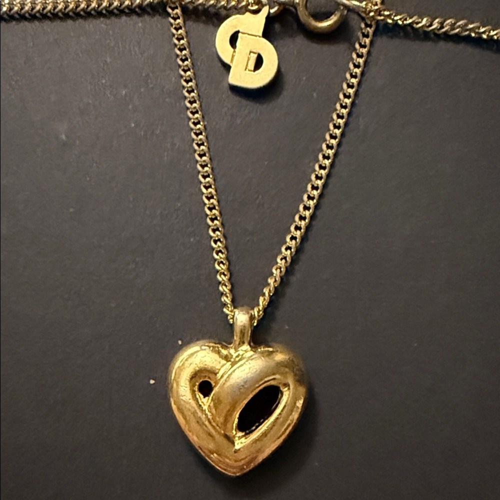 Christian Dior (Quiet Luxury) Vintage Gold Heart Necklace; Stunning Piece! - Picture 5 of 14